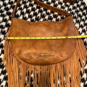 Beautiful Steve Madden Tan Western fringe bag, adorned with small embellishment